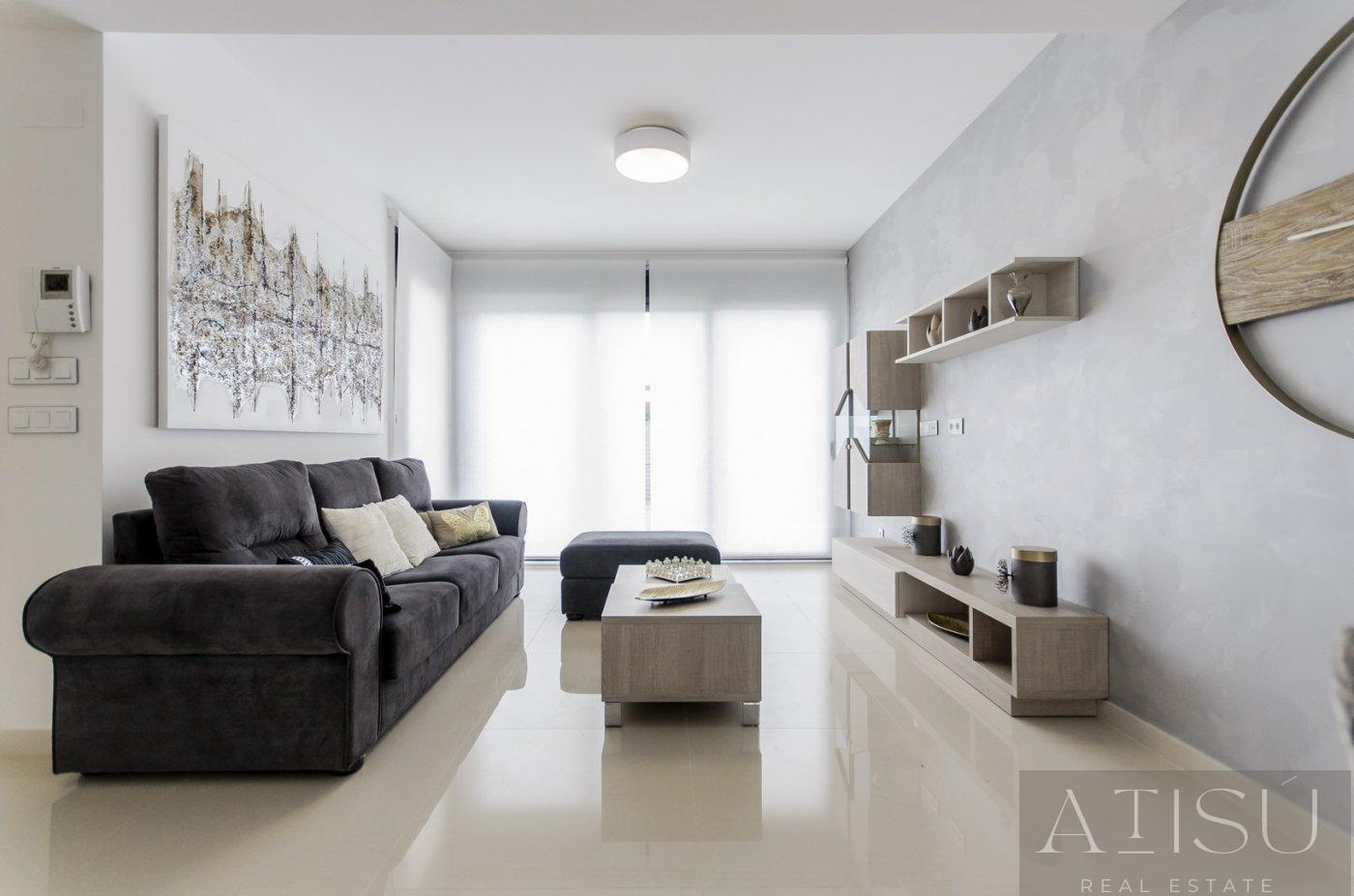 For sale of villa in San miguel de salinas