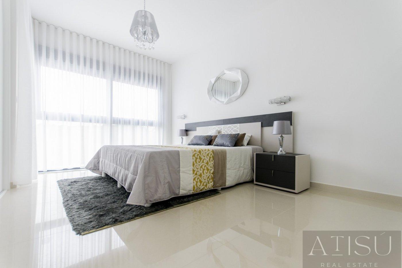For sale of villa in San miguel de salinas