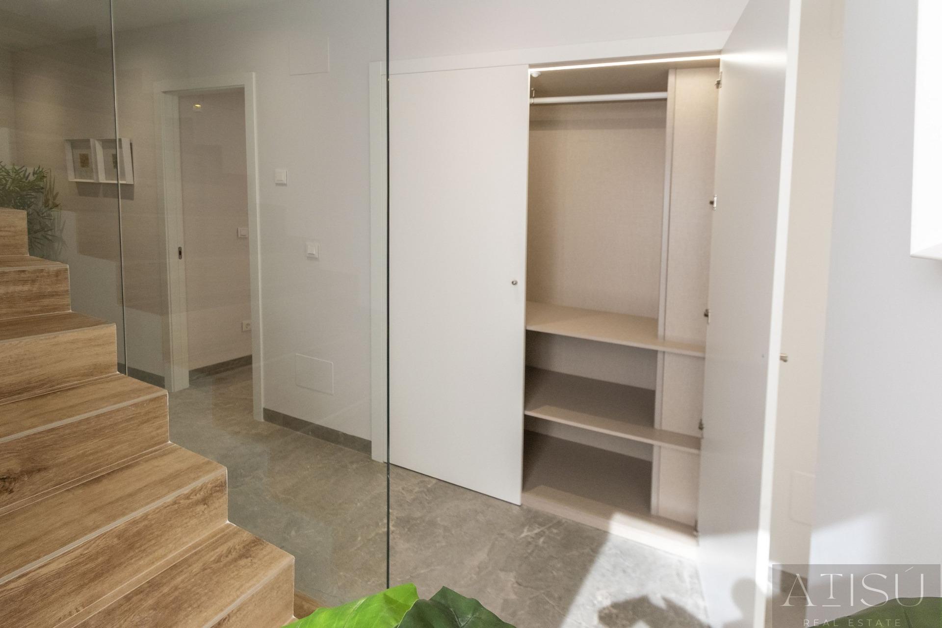 For sale of villa in Pilar de la horadada