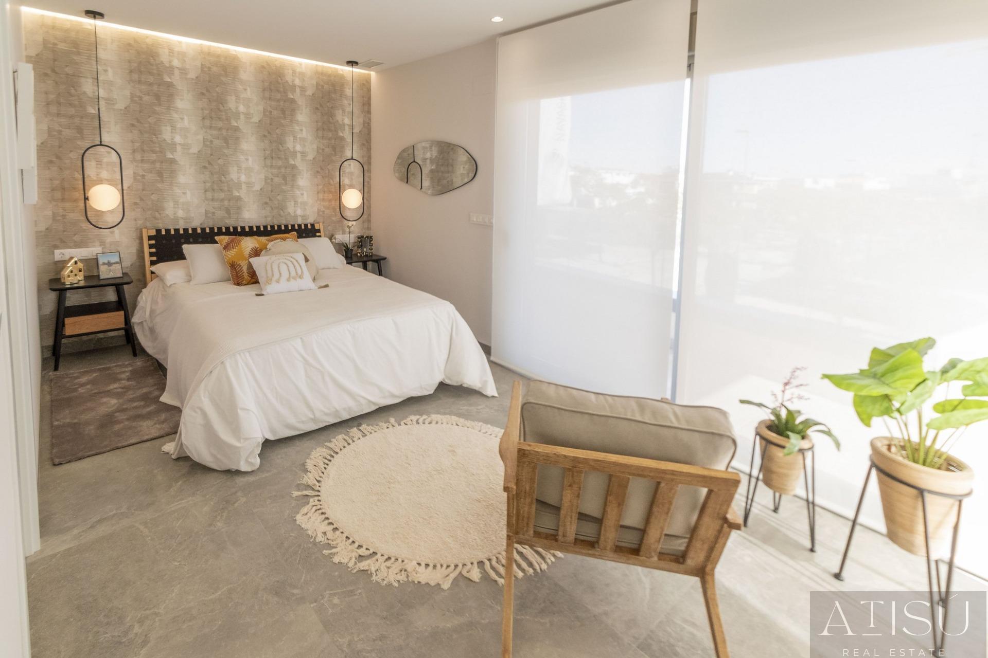 For sale of villa in Pilar de la horadada