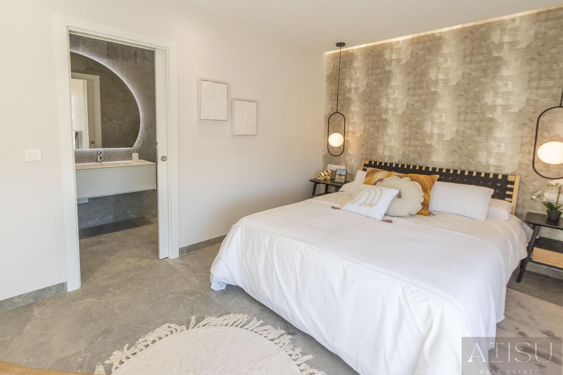 For sale of villa in Pilar de la horadada