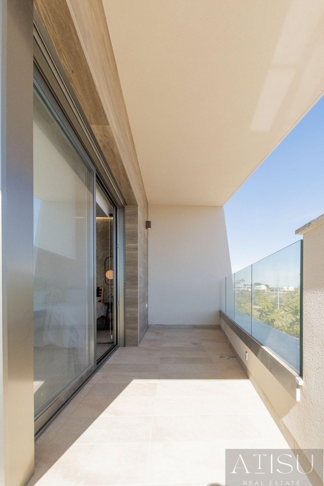 For sale of villa in Pilar de la horadada