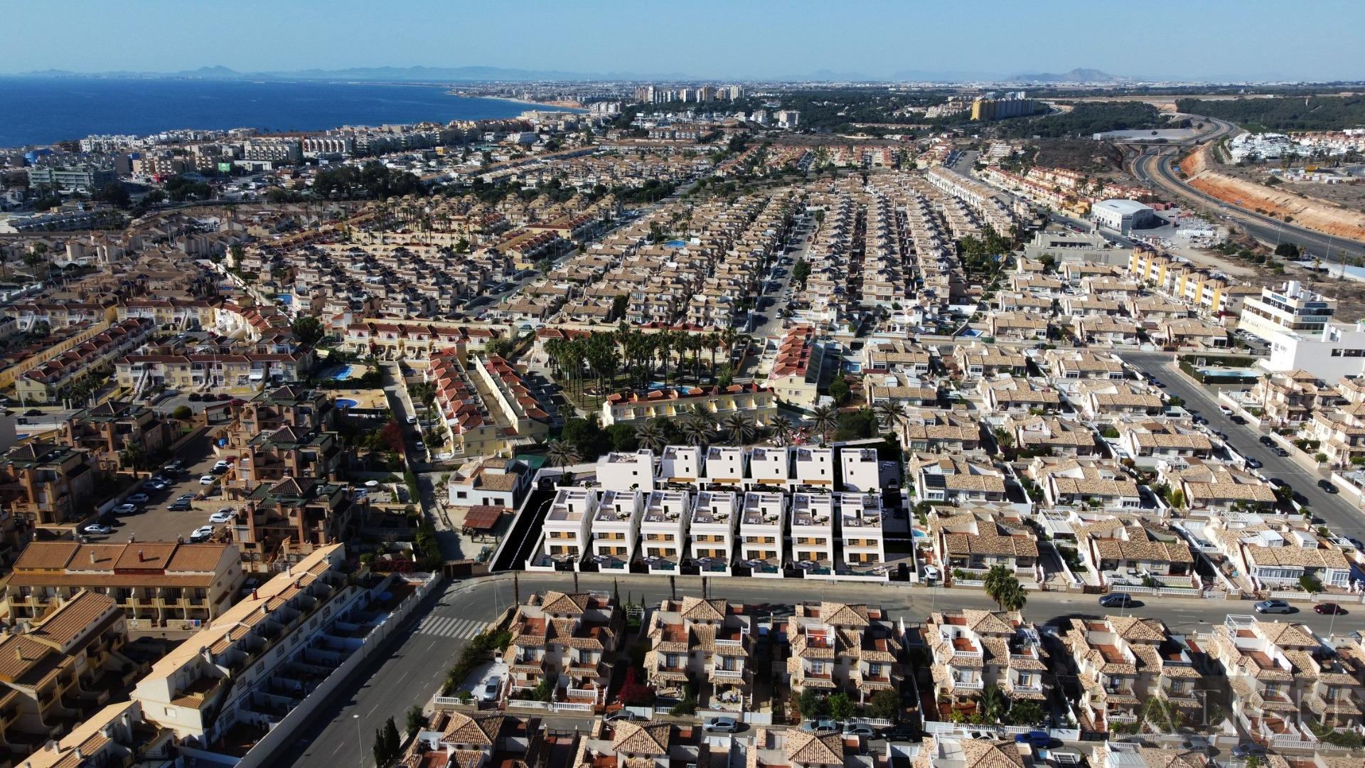 For sale of villa in Orihuela costa