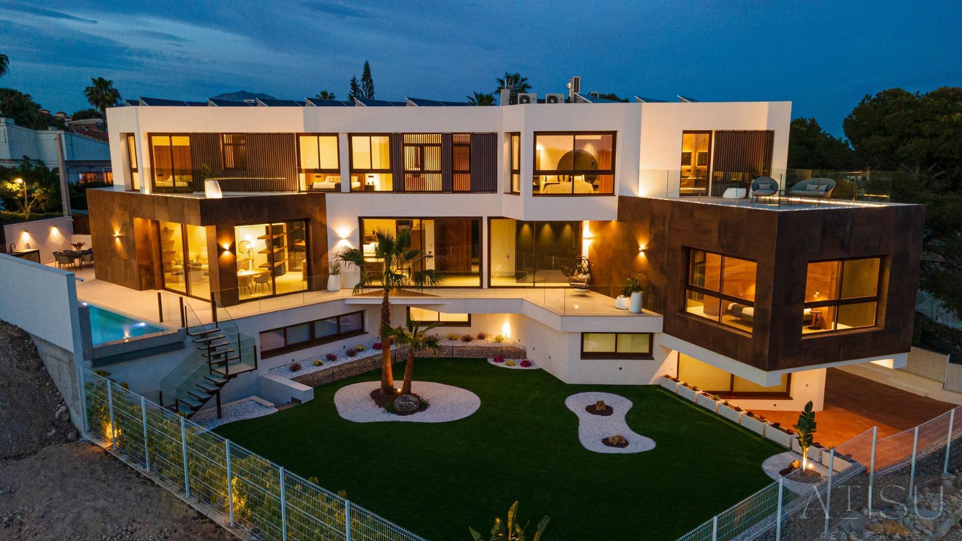 For sale of villa in Benidorm