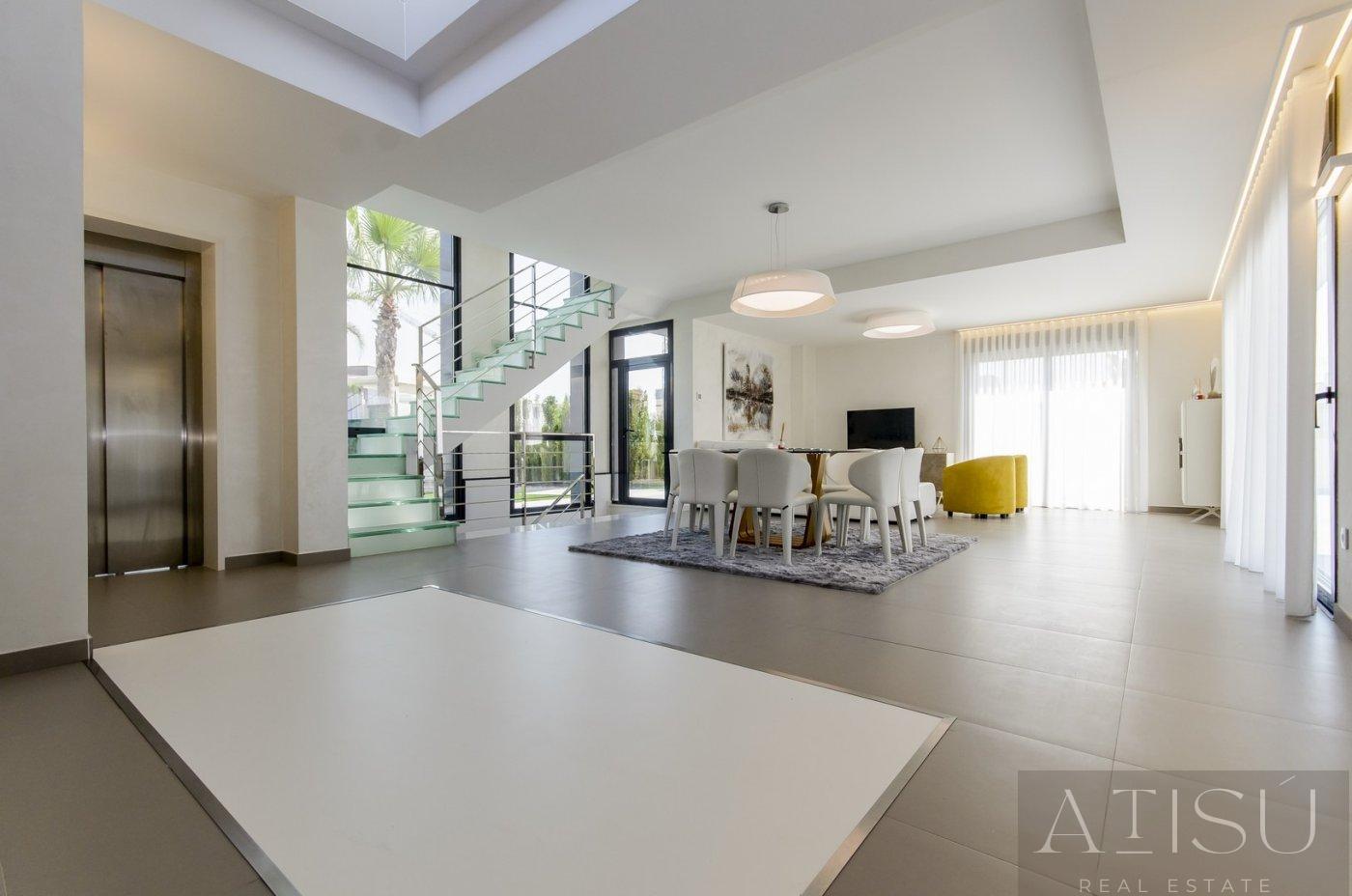 For sale of villa in Orihuela costa