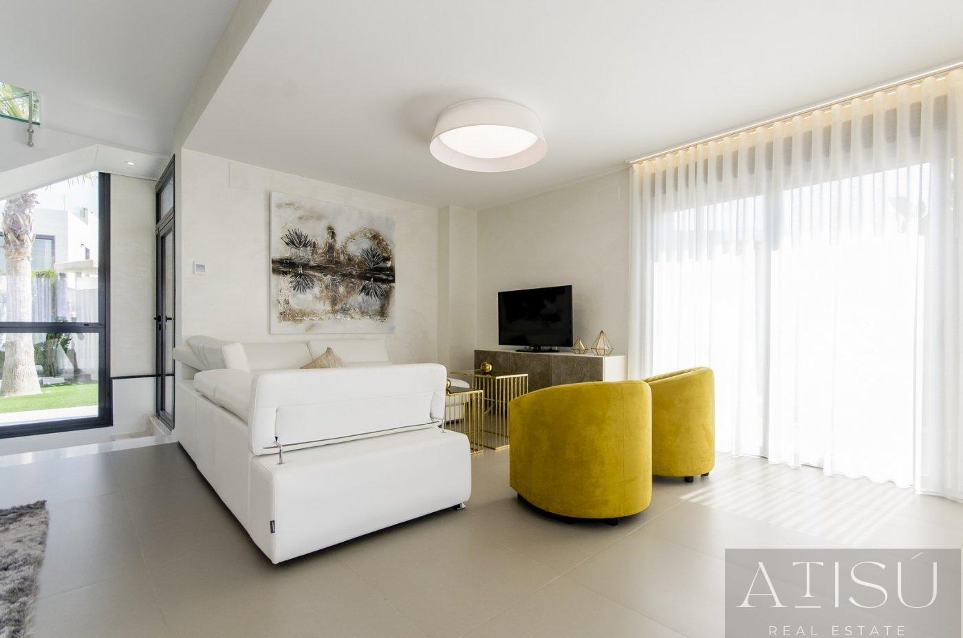 For sale of villa in Orihuela costa