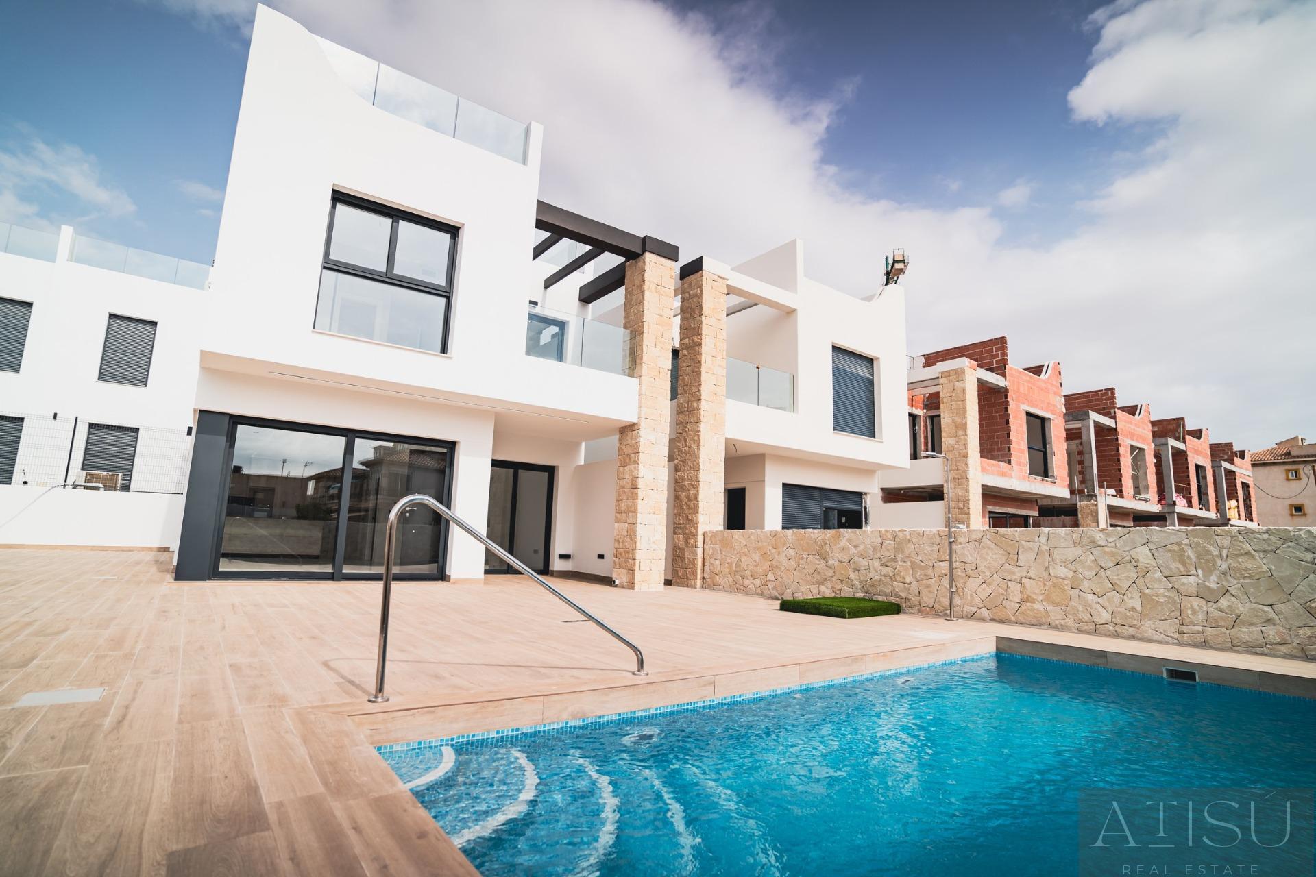 Venta de villa en Pilar de la horadada