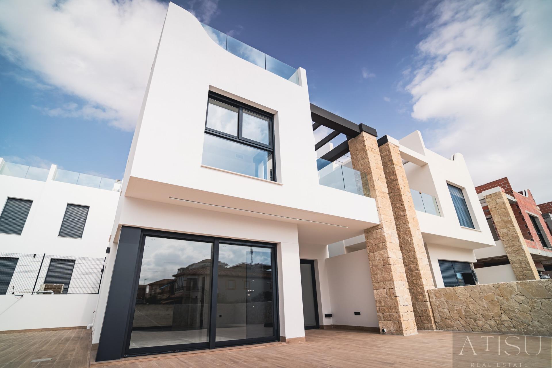 For sale of villa in Pilar de la horadada