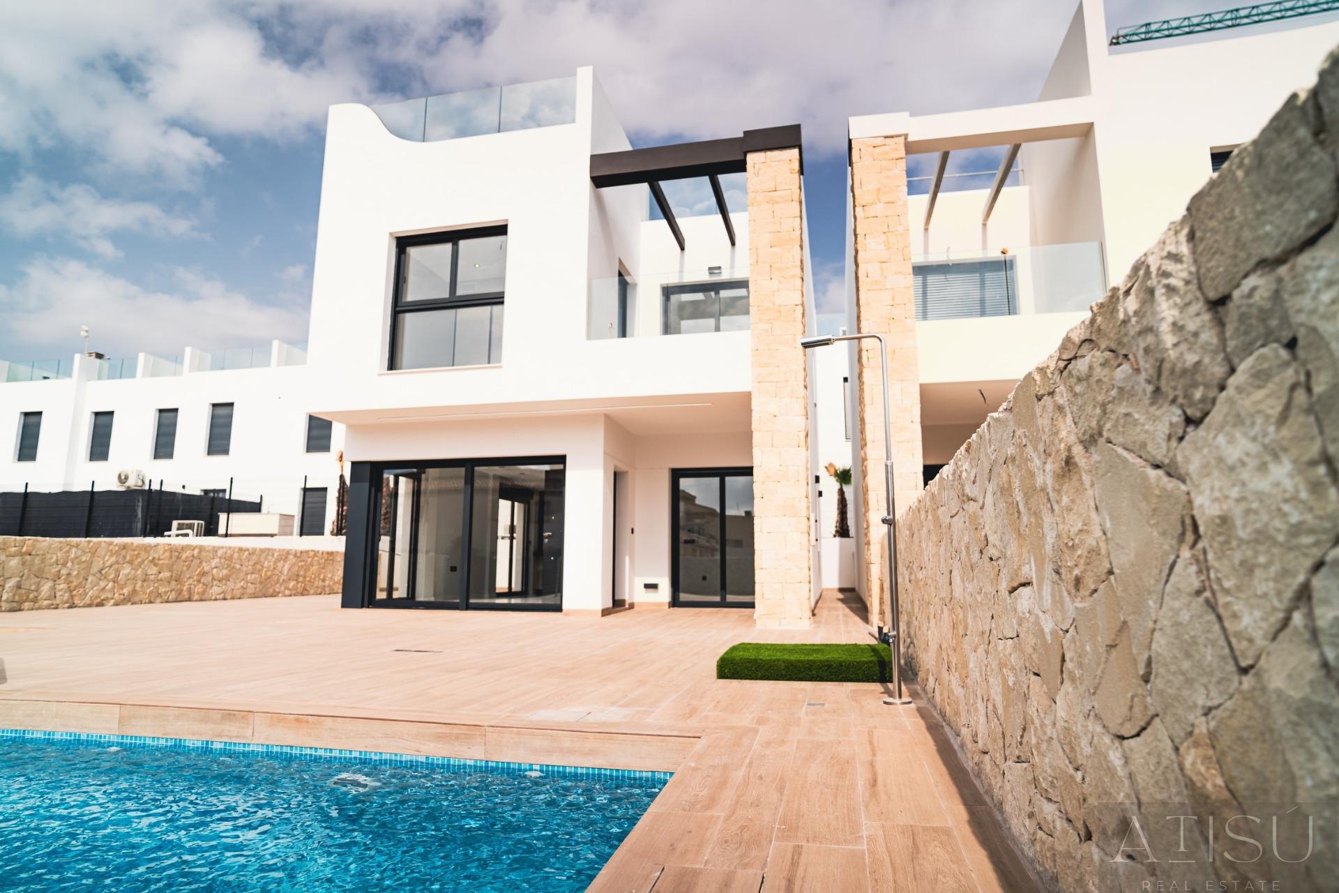 For sale of villa in Pilar de la horadada