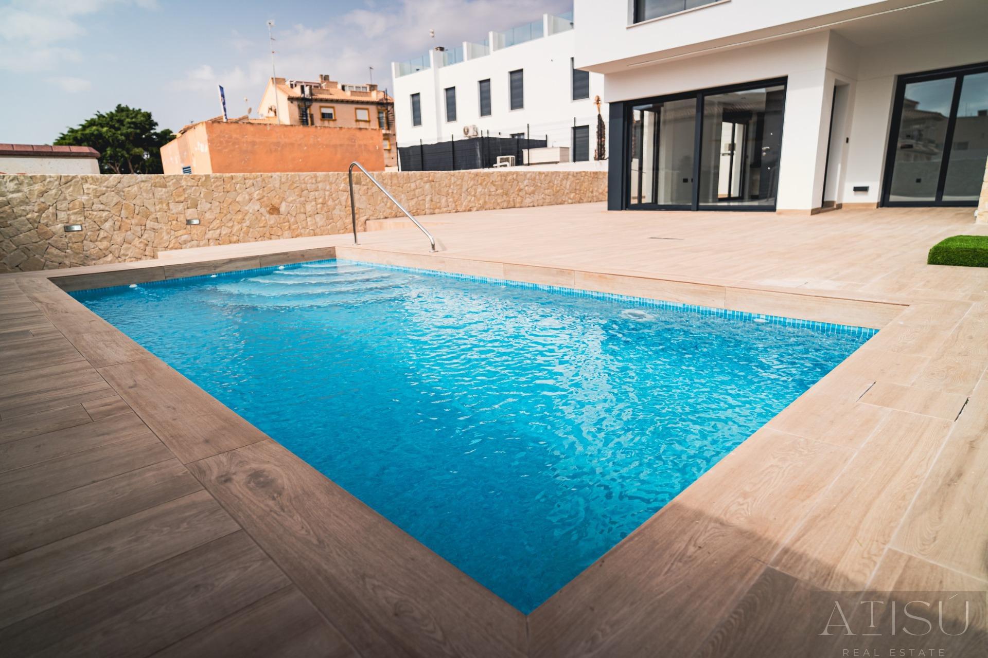 For sale of villa in Pilar de la horadada