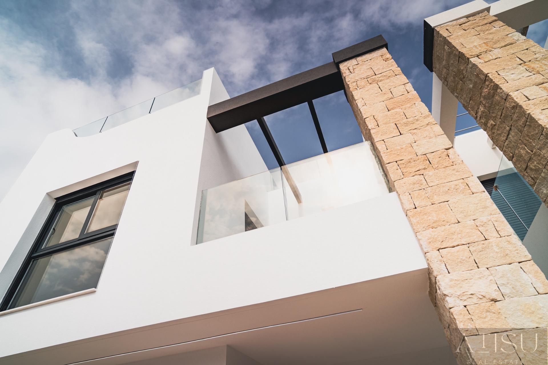 For sale of villa in Pilar de la horadada