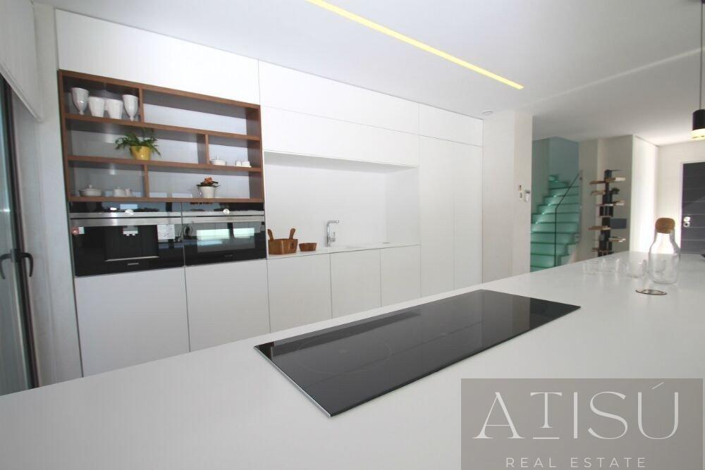 For sale of villa in Orihuela costa