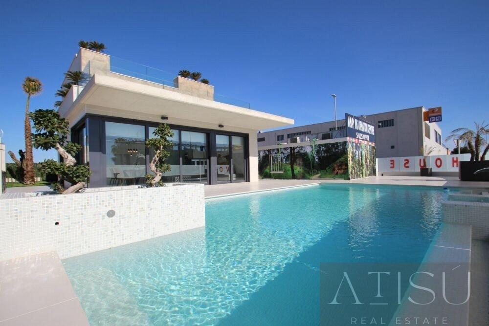 For sale of villa in Orihuela costa