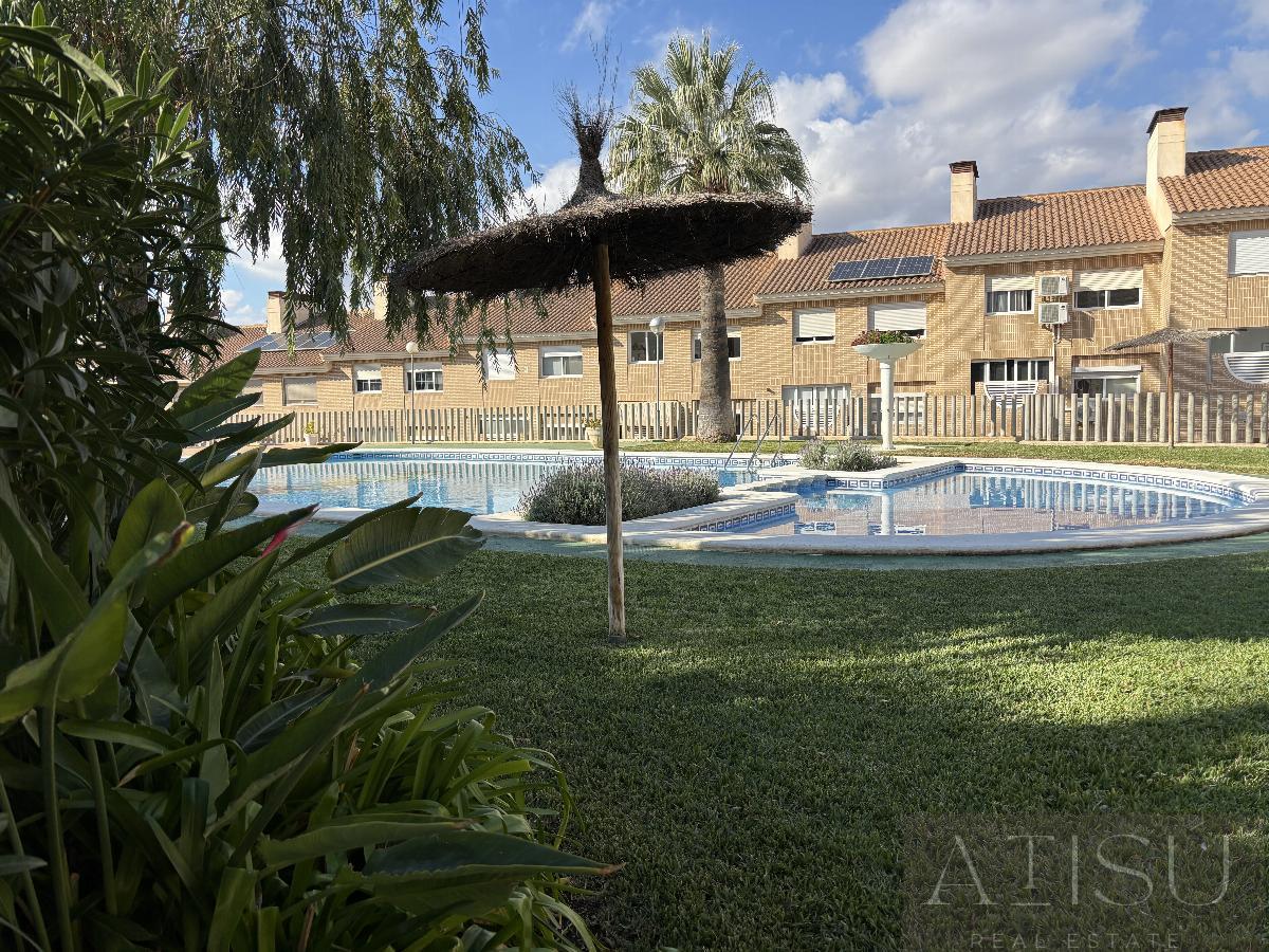 For rent of bungalow in Alicante