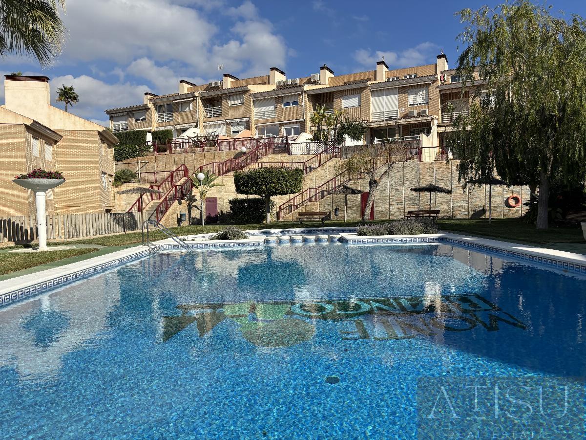 For rent of bungalow in Alicante