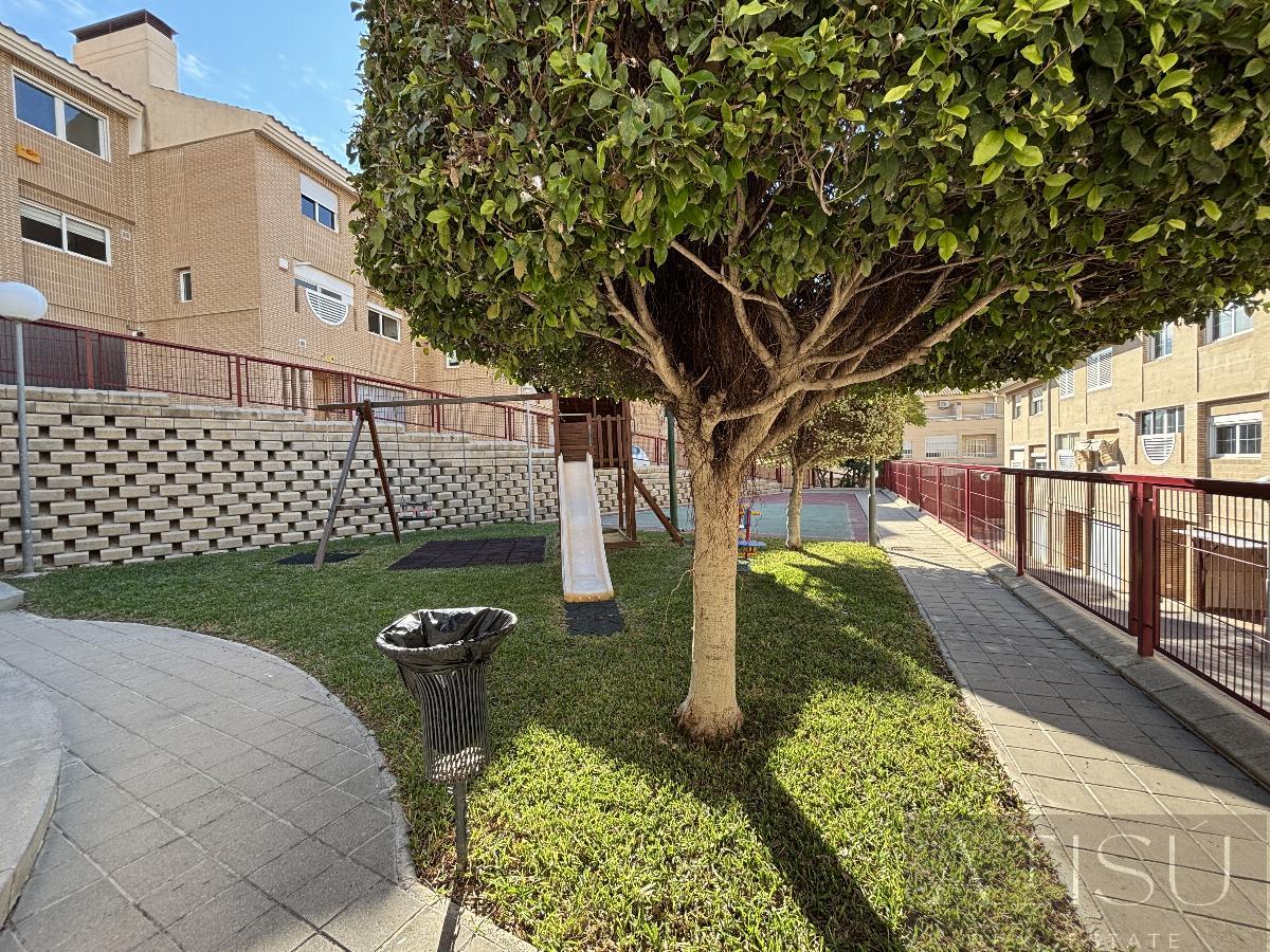 For rent of bungalow in Alicante