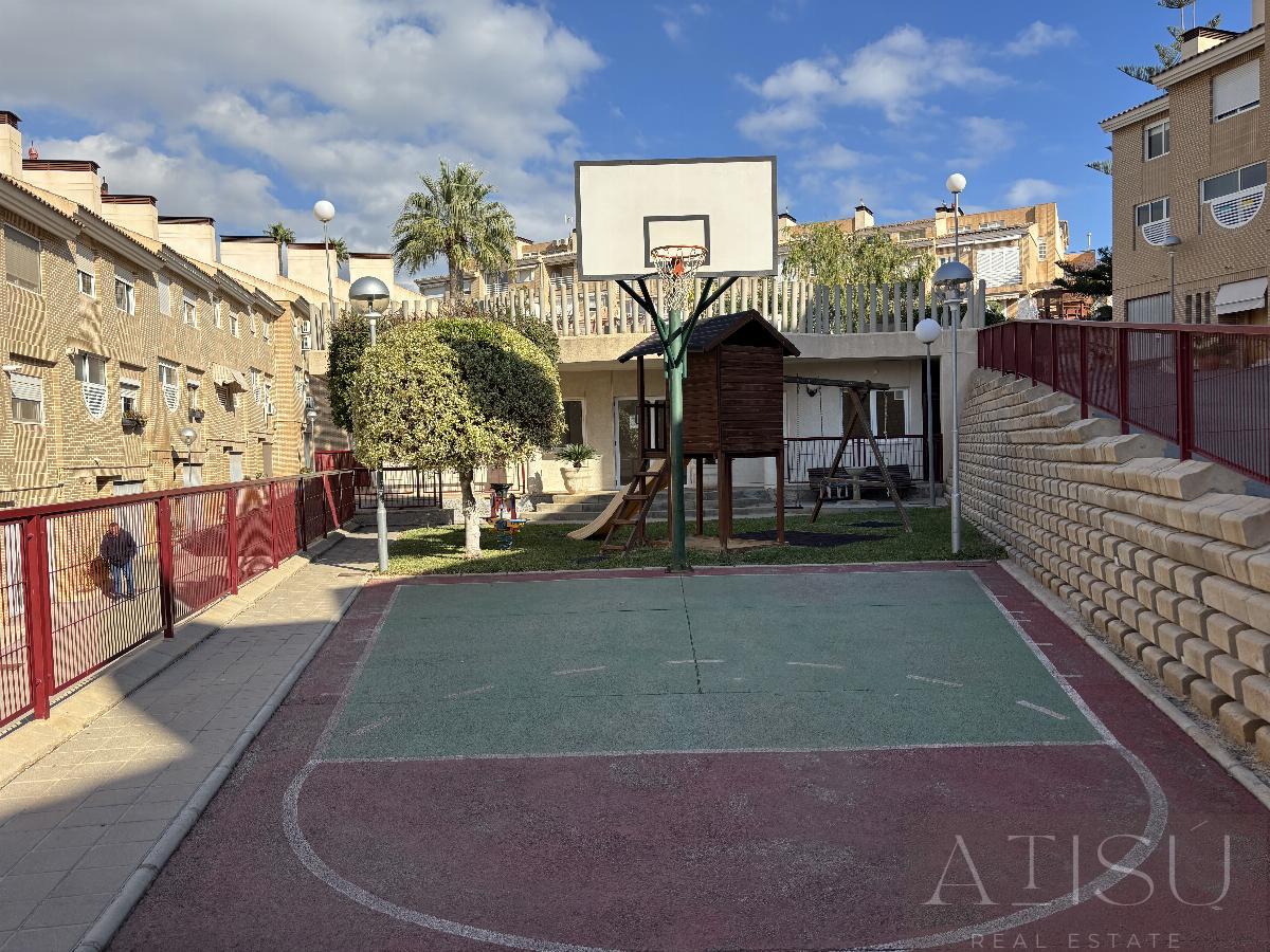 For rent of bungalow in Alicante