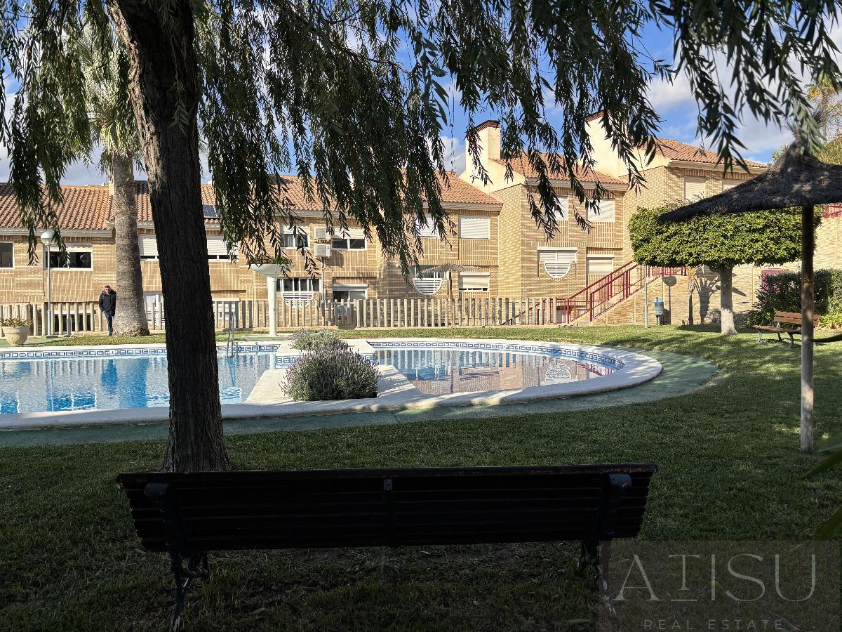 For rent of bungalow in Alicante