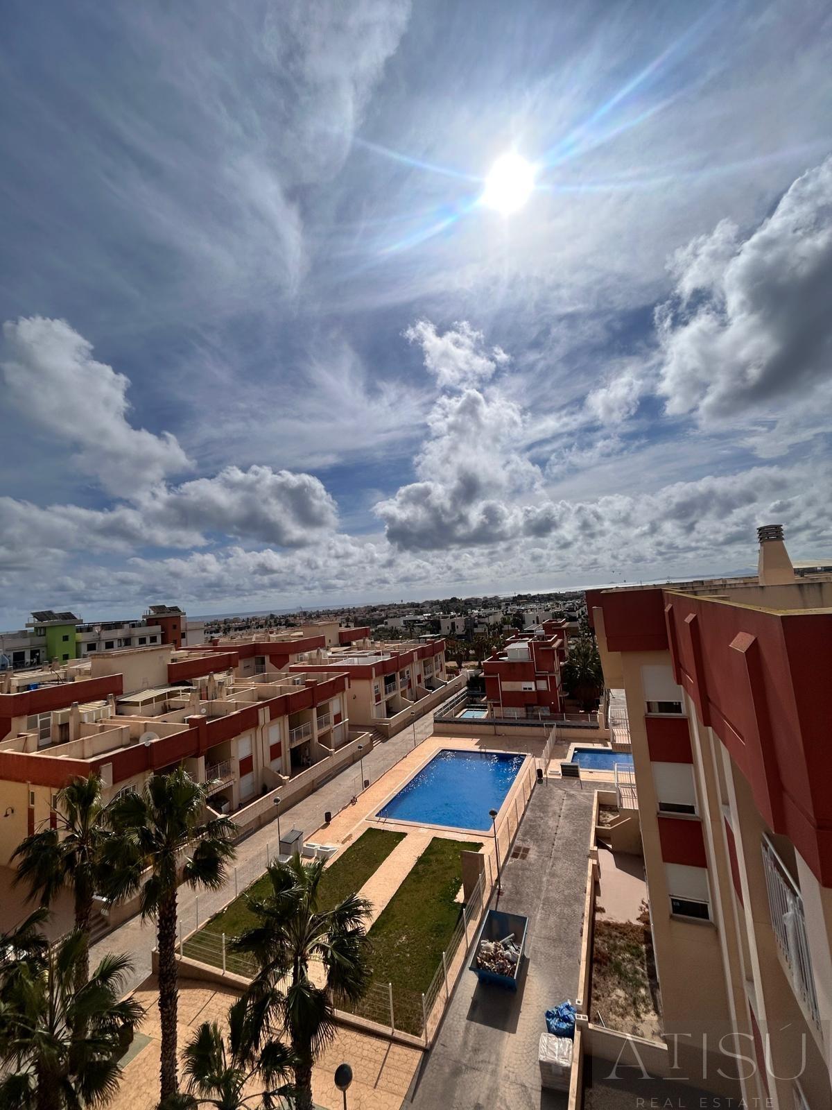 For sale of penthouse in Orihuela costa
