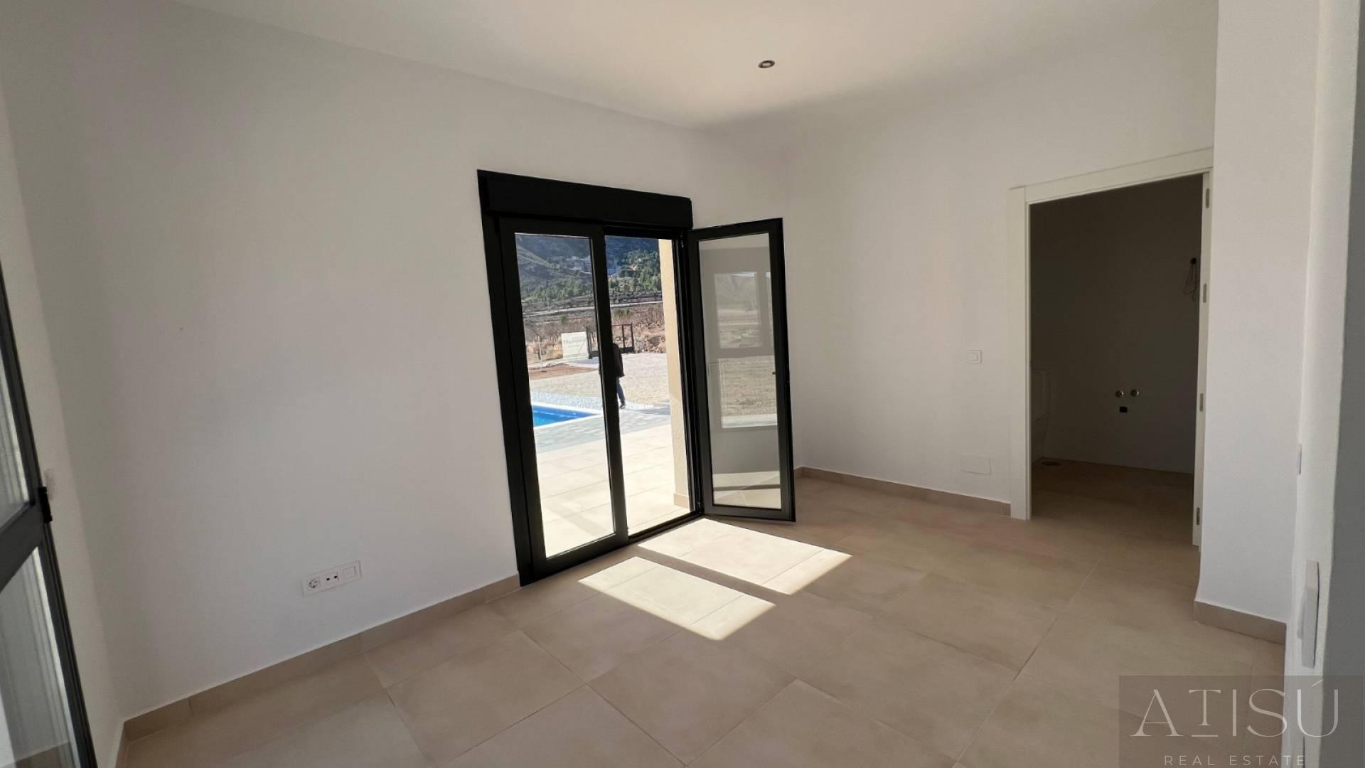 For sale of villa in Hondón de las nieves