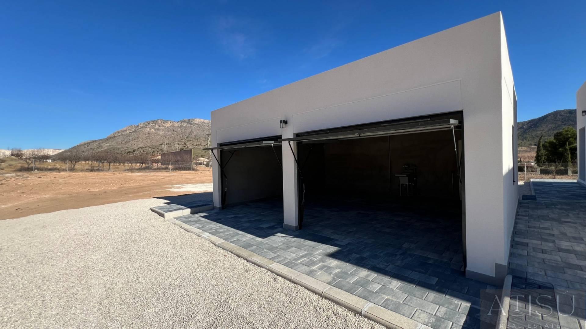 For sale of villa in Hondón de las nieves