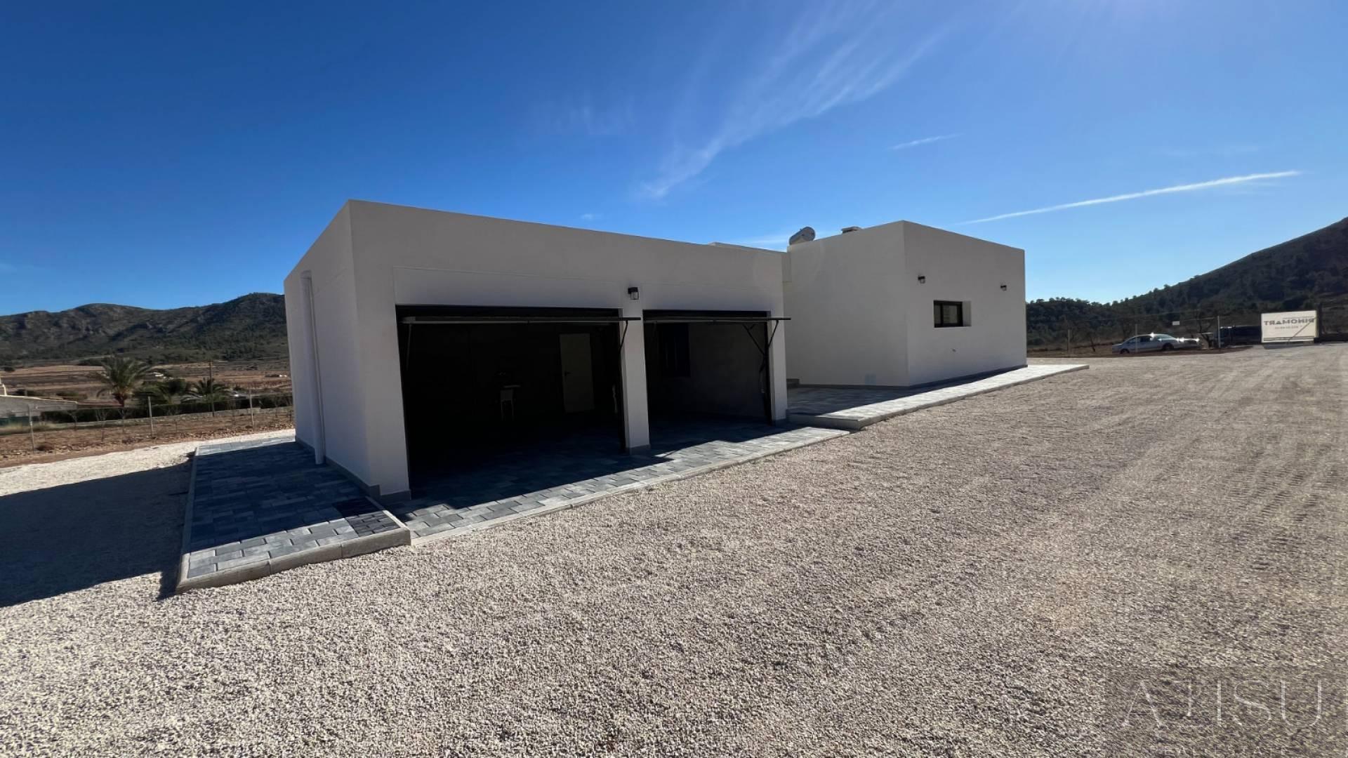For sale of villa in Hondón de las nieves