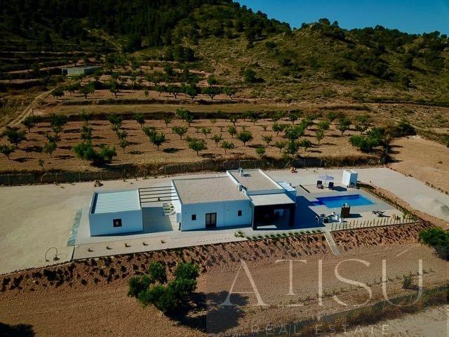 For sale of villa in Hondón de las nieves