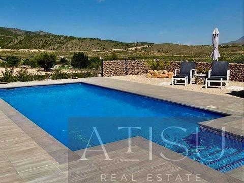 For sale of villa in Hondón de las nieves