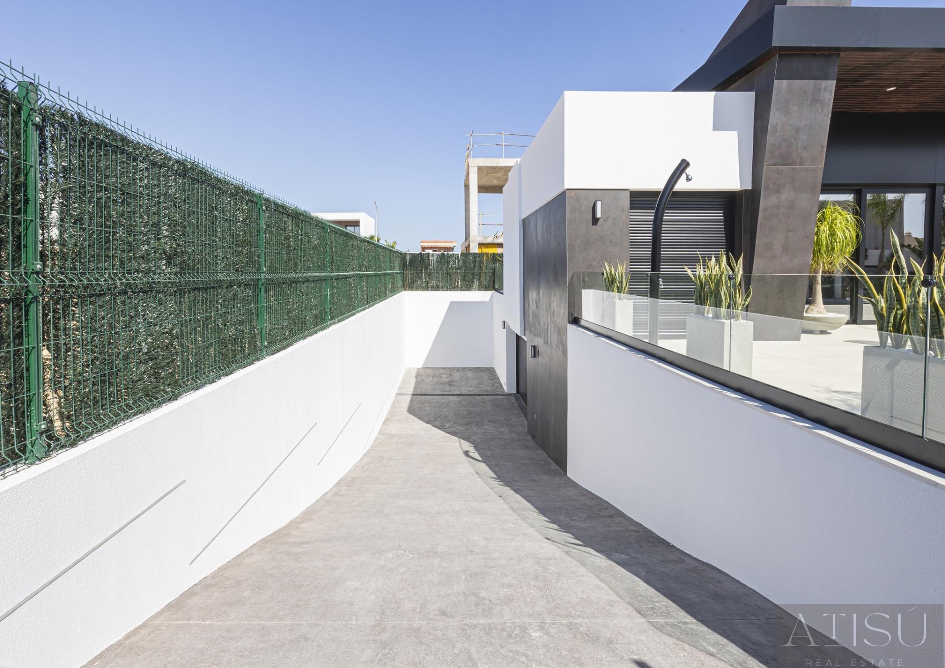 For sale of villa in Rojales