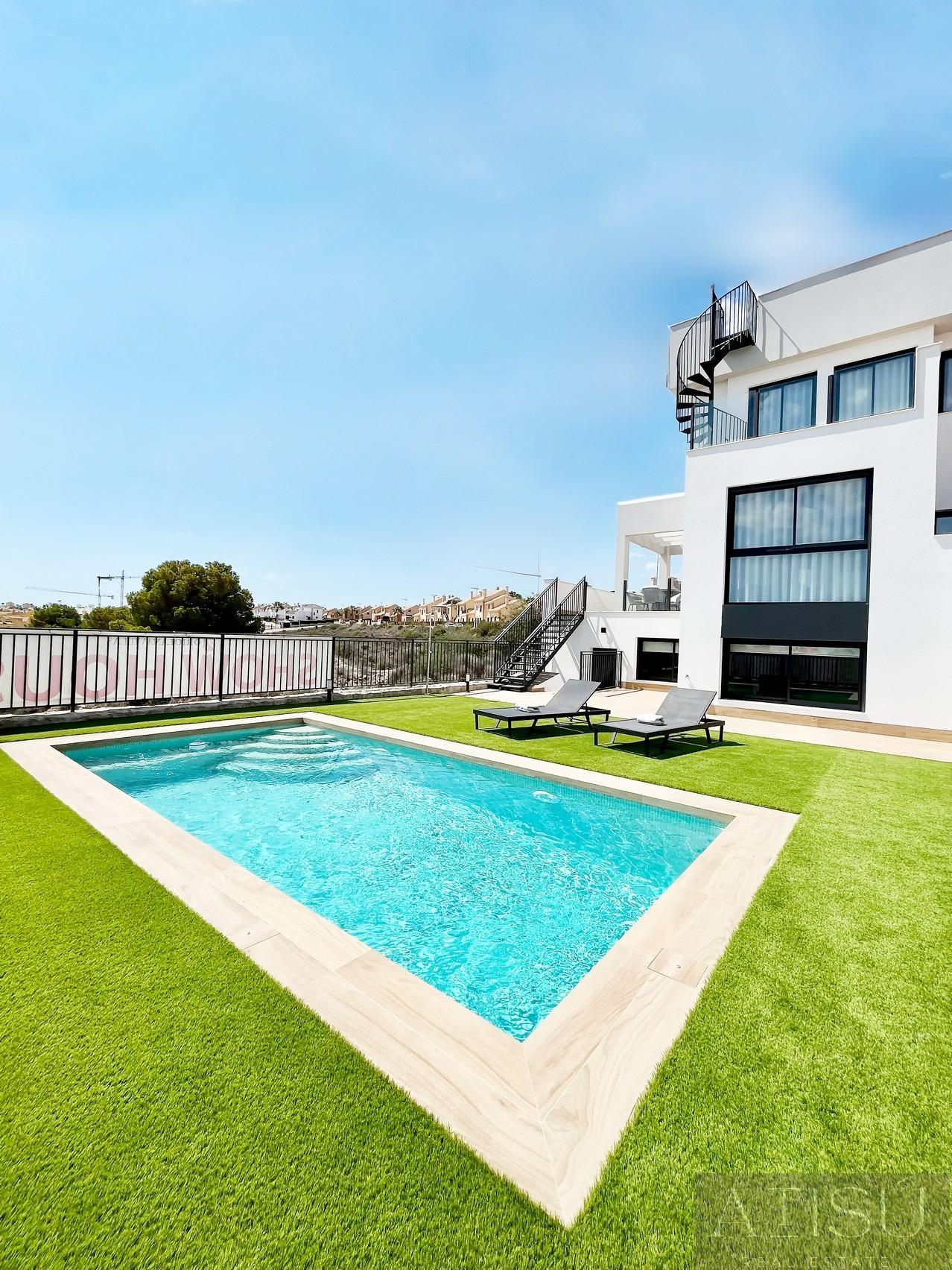 For sale of villa in Algorfa