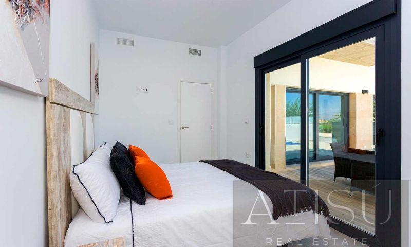 For sale of villa in Daya nueva