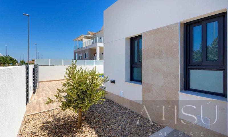 For sale of villa in Daya nueva