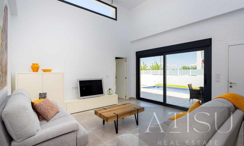 For sale of villa in Daya nueva