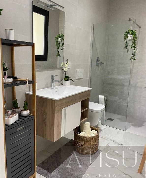 For sale of apartment in Guardamar del segura