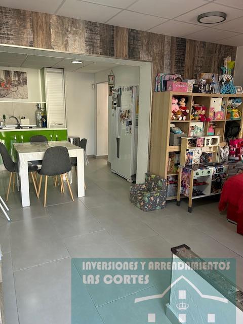 For sale of house in San Fernando