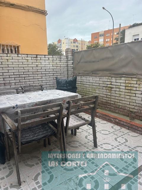 For sale of house in San Fernando