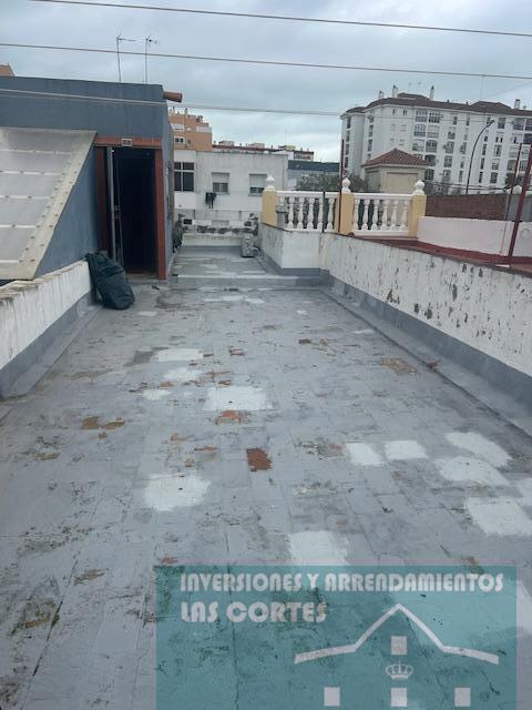 For sale of house in San Fernando