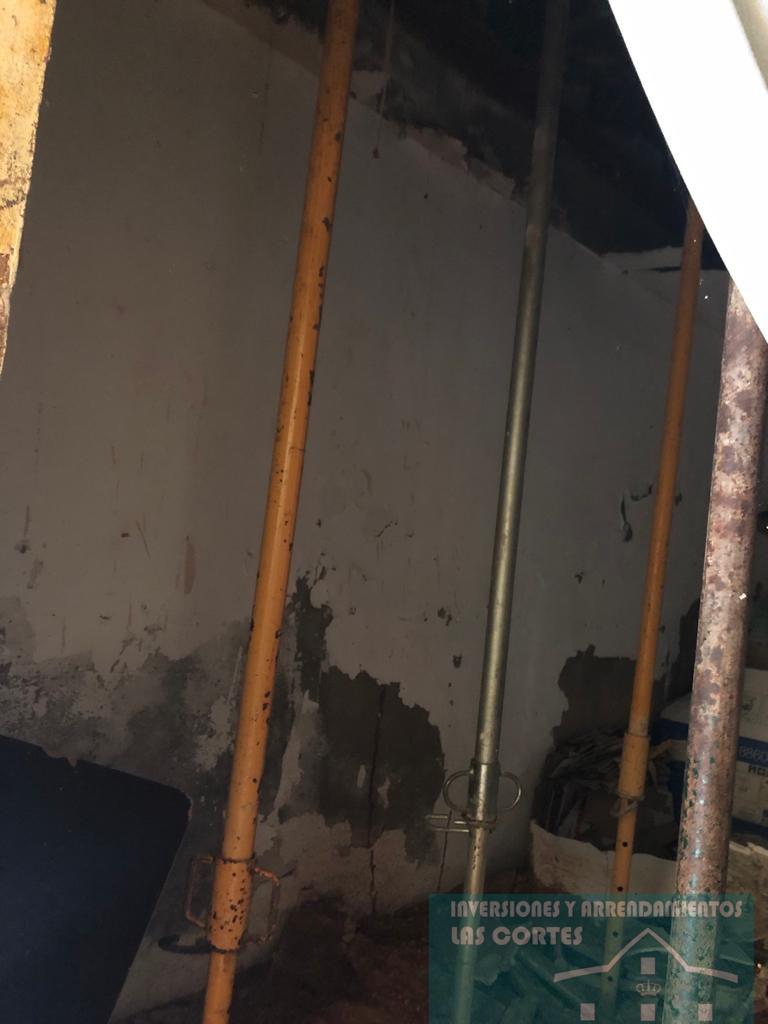 For sale of commercial in San Fernando
