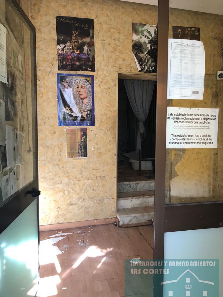 For sale of commercial in San Fernando