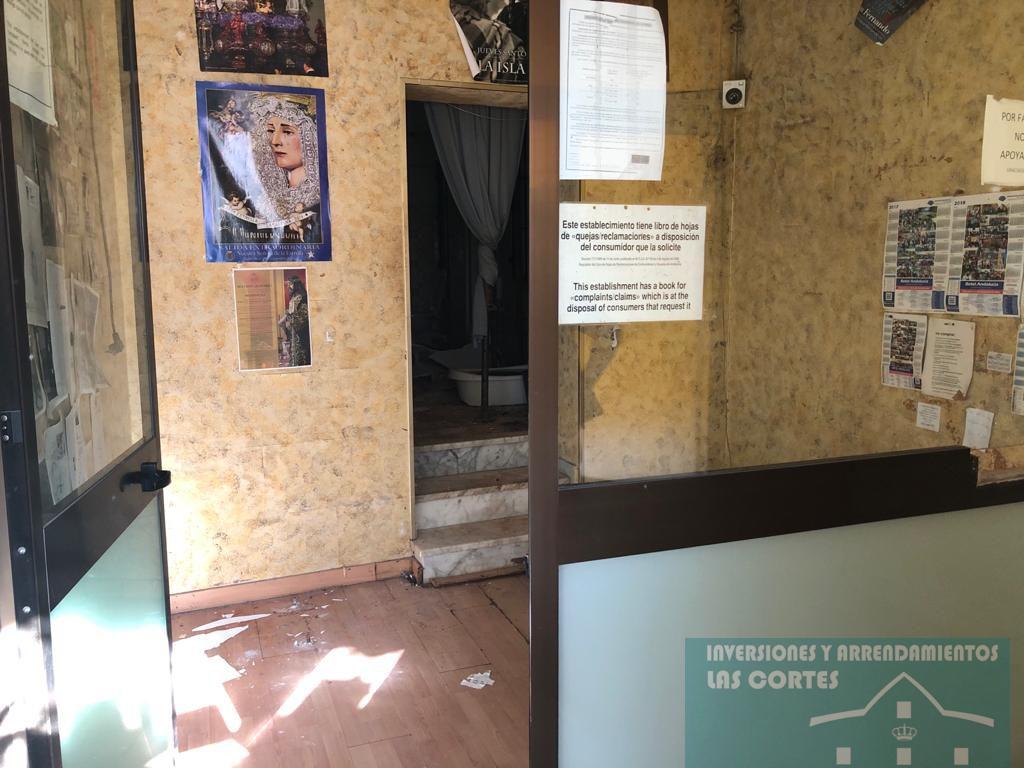 For sale of commercial in San Fernando