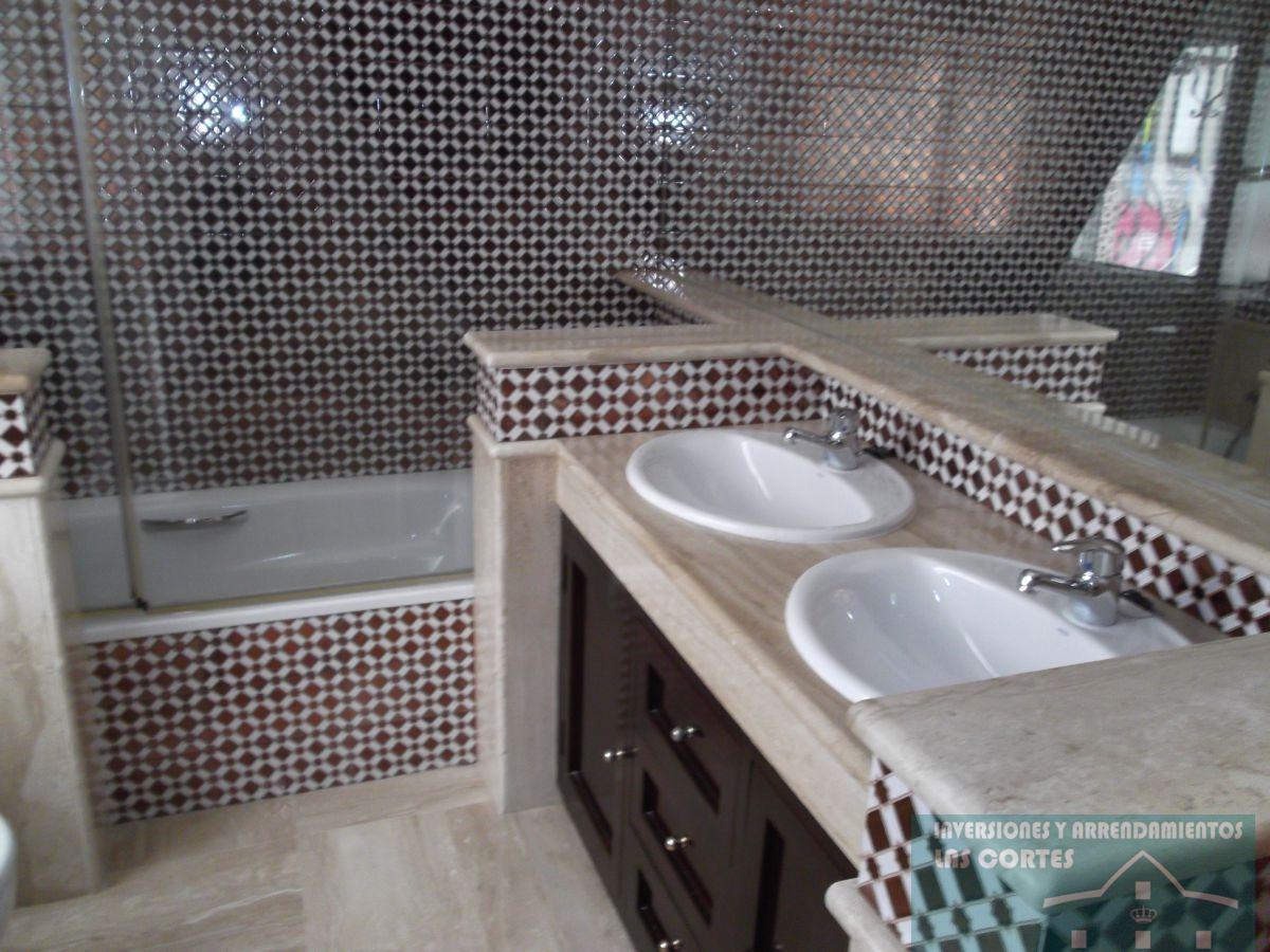For sale of flat in San Fernando