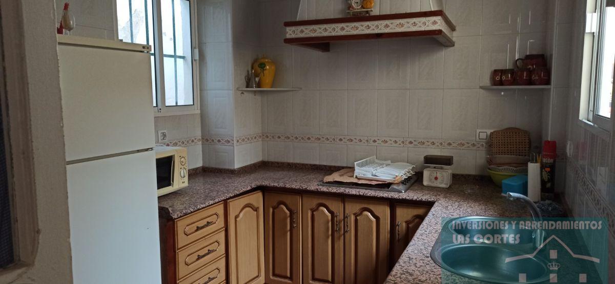 For sale of house in San Fernando