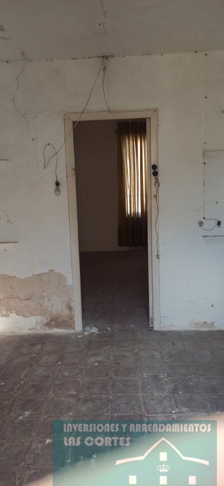 For sale of house in San Fernando