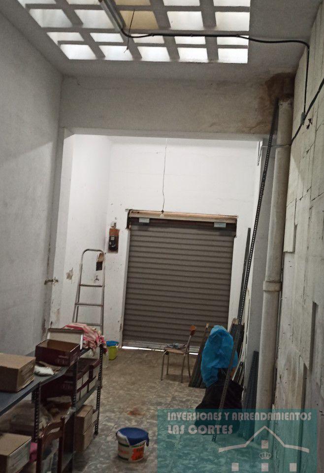 For sale of house in San Fernando