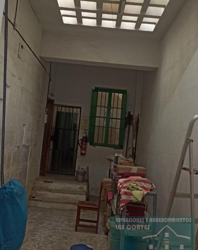 For sale of house in San Fernando
