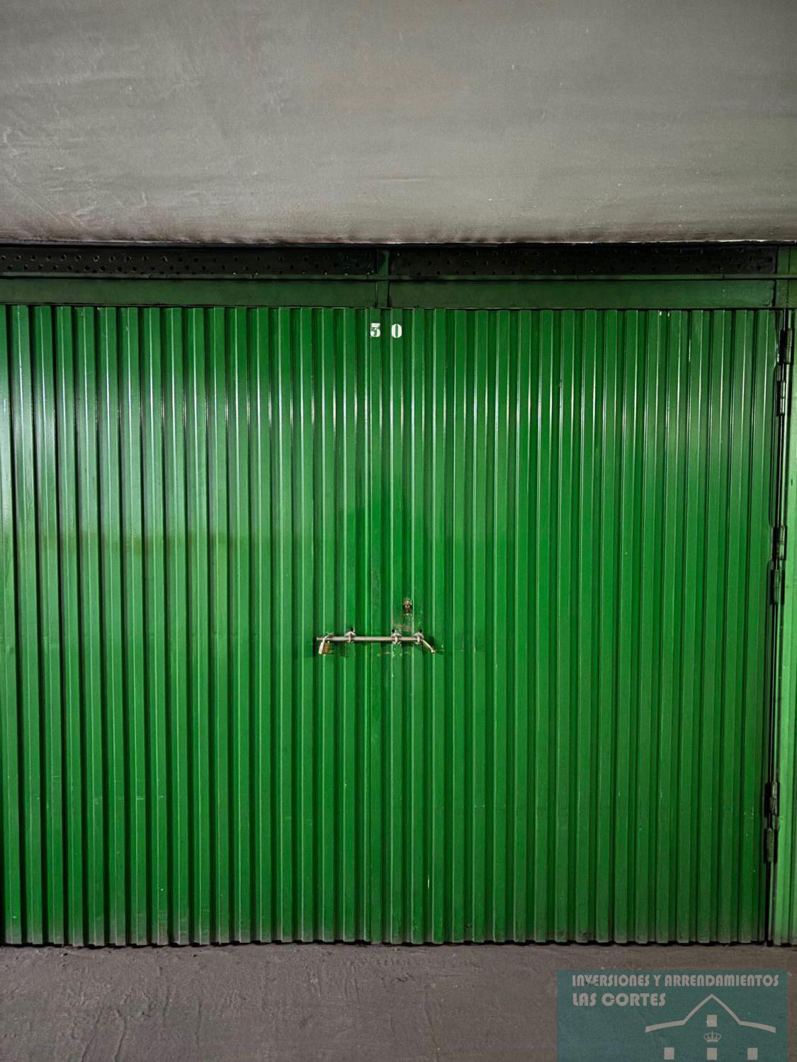 For sale of garage in San Fernando