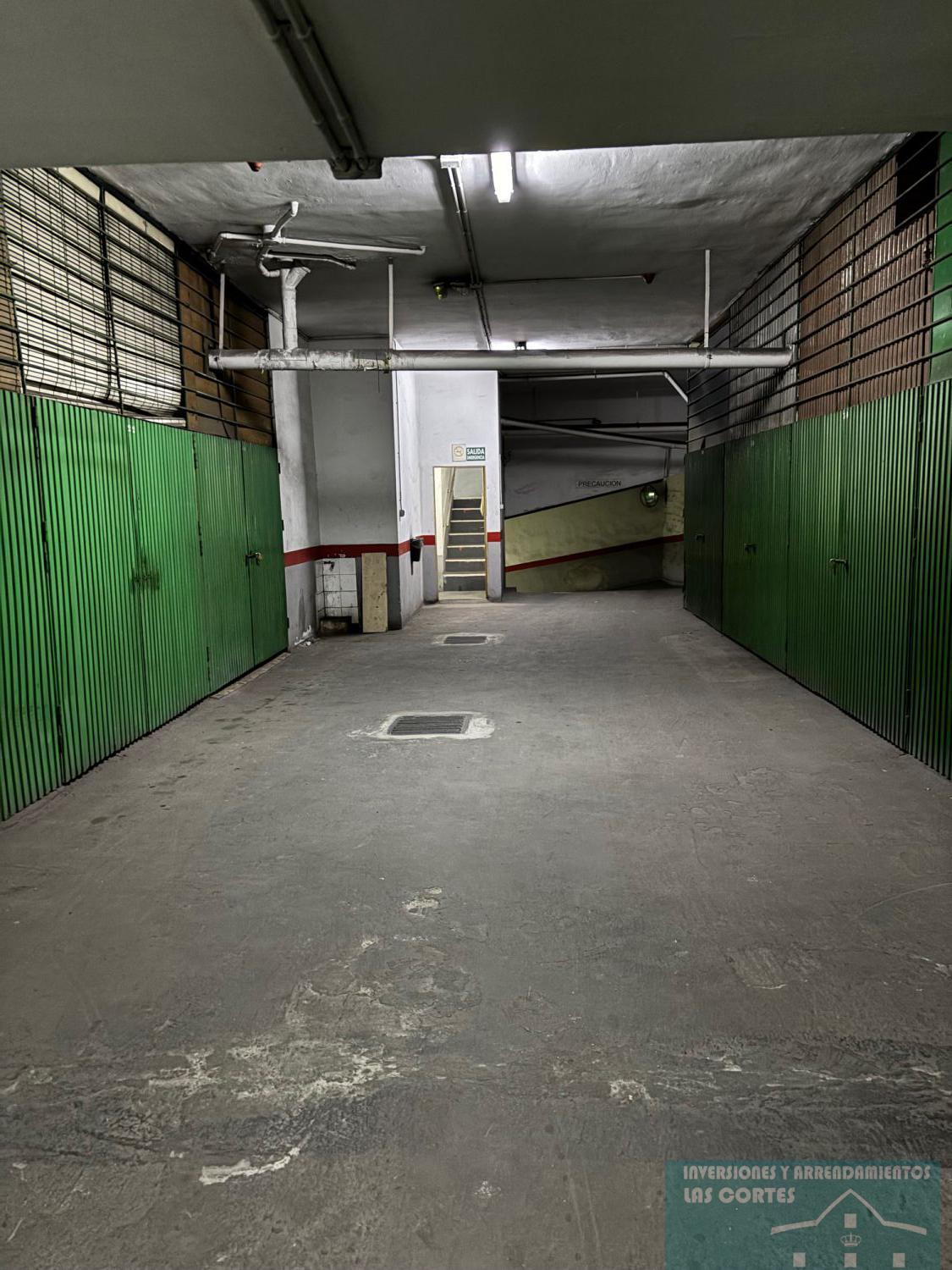For sale of garage in San Fernando