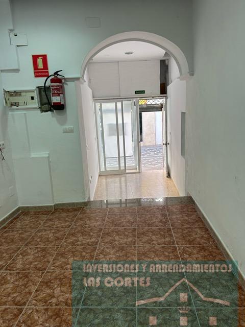 For sale of commercial in San Fernando