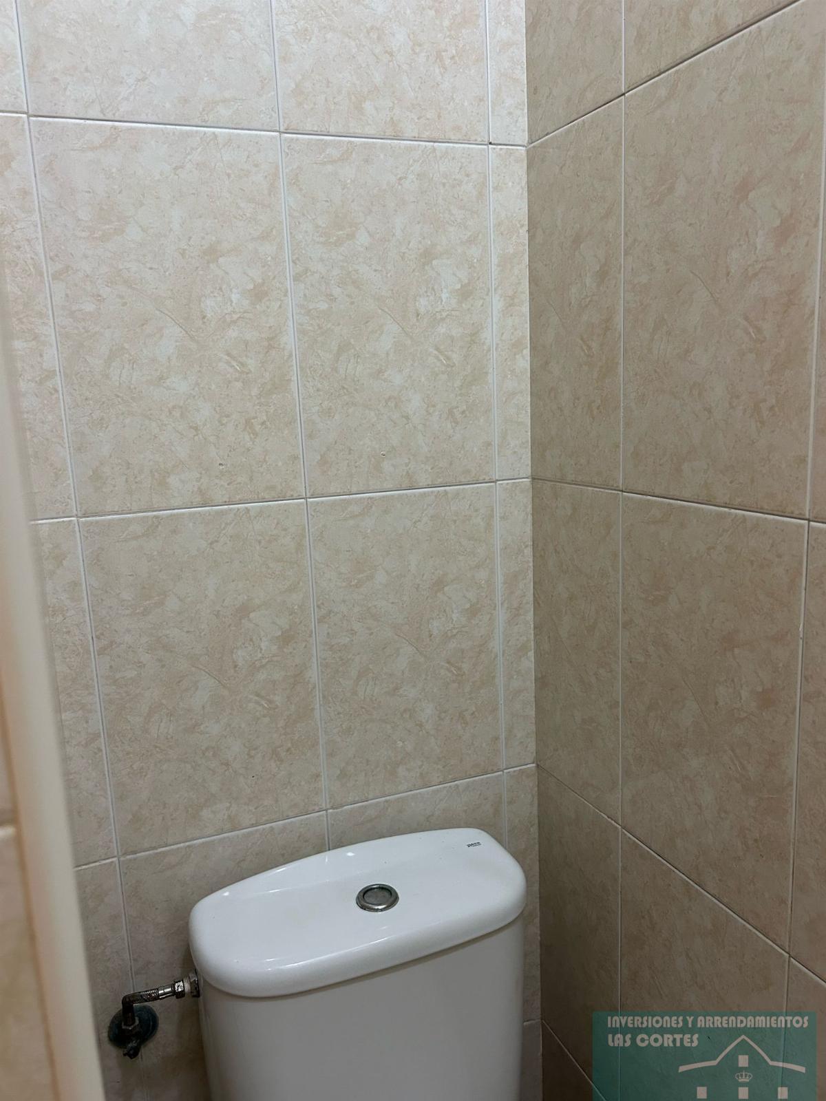For sale of commercial in San Fernando