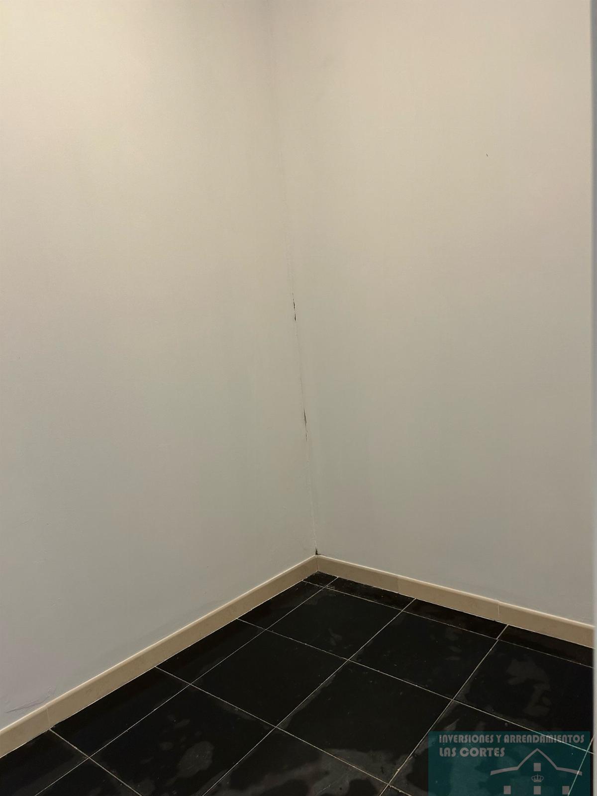 For sale of commercial in San Fernando